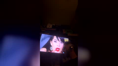 Snapshot of mrhetzer chatting on 12-21-25, 08:32 mrhetzer online show from 12-21-25, 08:32