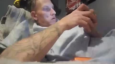 Snapshot of mrj1979 chatting on 02-01-25, 07:05 mrj1979 online show from 02-01-25, 07:05