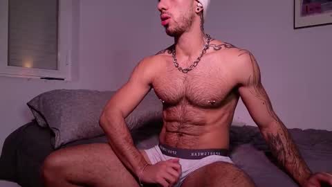 Juan online show from 12-18-25, 07:03