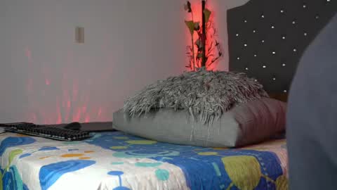 Luis    Instagram   online show from 03-20-26, 05:40