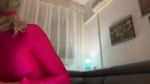 Snapshot of mrmooser42 chatting on 05-13-26, 08:49 TaleOfLaura online show from 05-13-26, 08:49