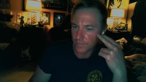 Snapshot of mrmurdoch chatting on 10-21-25, 07:42 Mr. Murdoch online show from 10-21-25, 07:42