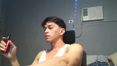 Snapshot of mrshawn95 chatting on 10-01-25, 03:18 shawn online show from 10-01-25, 03:18