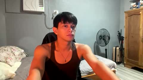 Snapshot of mrshawn95 chatting on 04-05-26, 06:38 shawn online show from 04-05-26, 06:38