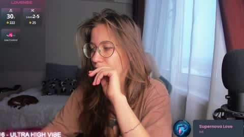 Snapshot of ms_allison chatting on 01-10-25, 11:33 Allison online show from 01-10-25, 11:33