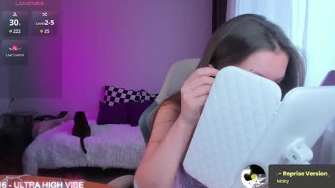 Snapshot of ms_allison chatting on 02-09-25, 11:47 Allison online show from 02-09-25, 11:47