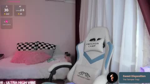 Snapshot of ms_allison chatting on 03-09-25, 09:03 Allison online show from 03-09-25, 09:03