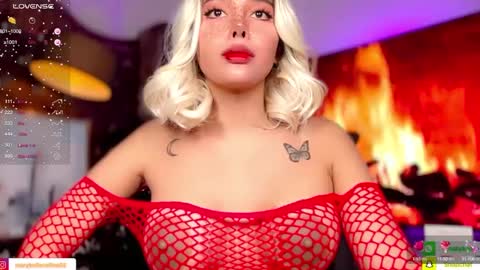 Miss Bella MIXED BRITISH DUTCH BLACK AMERICAN online show from 12-22-24, 06:06