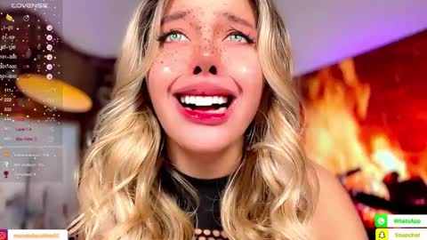 Miss Bella MIXED BRITISH DUTCH BLACK AMERICAN online show from 12-26-24, 06:41