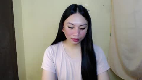 Snapshot of ms_bellaxoxo chatting on 05-03-26, 03:56 Bella online show from 05-03-26, 03:56