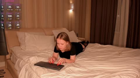 Snapshot of ms_evasweet chatting on 12-16-24, 05:11 Eva 3 online show from 12-16-24, 05:11