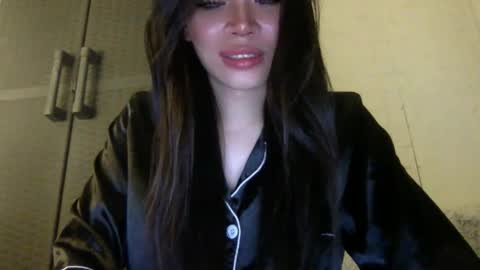 Lara online show from 09-15-25, 10:32