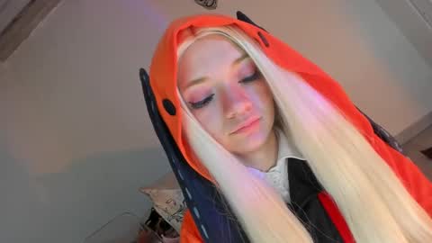 Annabelle  online show from 10-07-25, 02:36