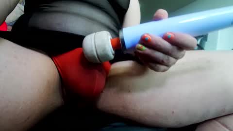 Snapshot of mscuntyluxxe chatting on 11-21-25, 06:06 Cunty Luxxe online show from 11-21-25, 06:06