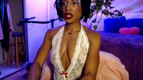 Snapshot of msemonibrown chatting on 11-20-25, 08:14 CocoSage online show from 11-20-25, 08:14