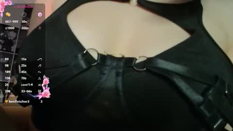 Snapshot of mskissa chatting on 09-23-25, 01:52 Noora Saetr online show from 09-23-25, 01:52