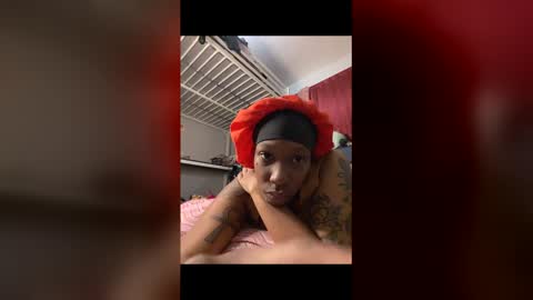 Snapshot of mssapphire500 chatting on 12-22-25, 04:09 Ms SapPhire online show from 12-22-25, 04:09