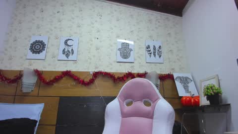 Manuela  online show from 01-08-25, 03:08