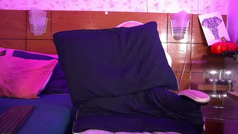 Manuela  online show from 01-29-25, 06:22