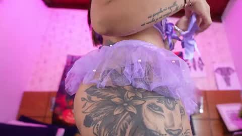 Manuela  online show from 10-10-25, 03:27