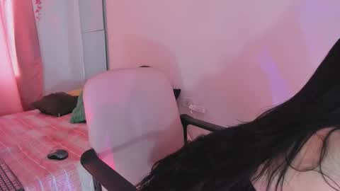 Chloe new account online show from 10-26-25, 08:59