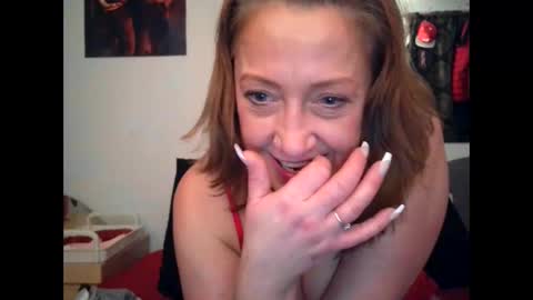 mswhitney618 online show from 12-19-25, 08:43