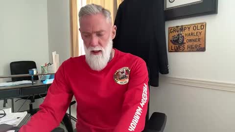 Snapshot of mtlbiker chatting on 02-06-26, 04:32 BikerDude online show from 02-06-26, 04:32