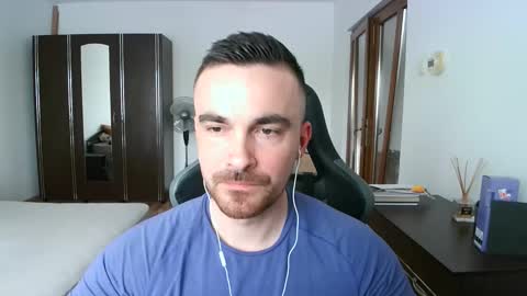 Snapshot of mu5clemania chatting on 05-02-26, 10:42 Victor online show from 05-02-26, 10:42