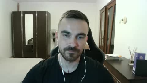 Snapshot of mu5clemania chatting on 05-11-26, 06:16 Victor online show from 05-11-26, 06:16