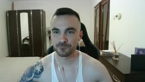 Snapshot of mu5clemania chatting on 05-19-26, 07:09 Victor online show from 05-19-26, 07:09