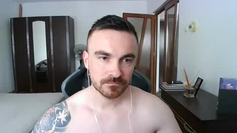 Snapshot of mu5clemania chatting on 05-27-26, 02:03 Victor online show from 05-27-26, 02:03