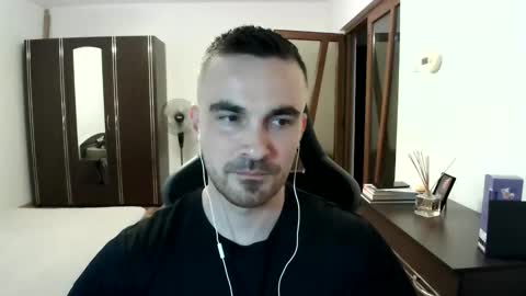 Snapshot of mu5clemania chatting on 06-03-26, 06:57 Victor online show from 06-03-26, 06:57