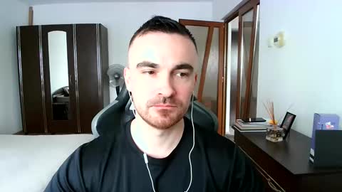 Snapshot of mu5clemania chatting on 06-04-26, 09:37 Victor online show from 06-04-26, 09:37