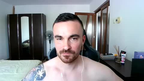 Snapshot of mu5clemania chatting on 06-09-26, 02:06 Victor online show from 06-09-26, 02:06