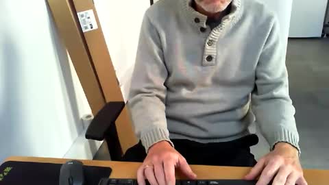 Snapshot of mucfag chatting on 10-24-25, 09:28 mucfag online show from 10-24-25, 09:28