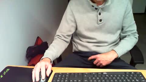 Snapshot of mucfag chatting on 12-17-25, 05:30 mucfag online show from 12-17-25, 05:30