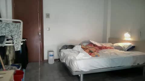 Snapshot of much_fun1 chatting on 09-24-25, 01:36 much_fun1 online show from 09-24-25, 01:36