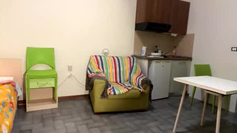 Snapshot of much_fun1 chatting on 10-26-25, 05:08 much_fun1 online show from 10-26-25, 05:08