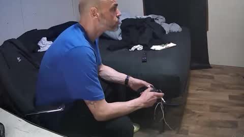 Muffdiver online show from 02-12-26, 11:33