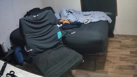 Muffdiver online show from 04-28-26, 07:19