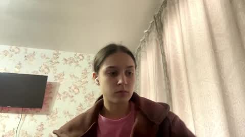 Tia online show from 04-18-26, 09:02