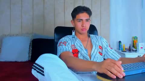 Snapshot of muichiro_tokito1 chatting on 12-14-24, 03:51 muichiro tokito1 online show from 12-14-24, 03:51