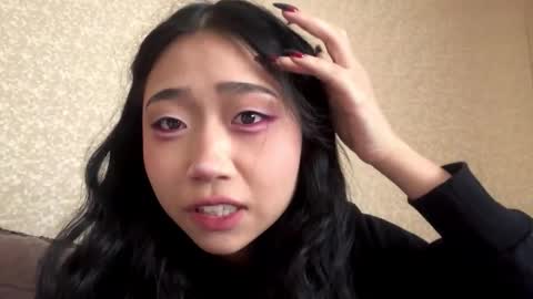 Mia online show from 03-06-26, 10:17