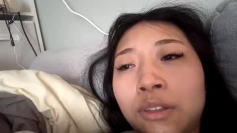 Mia online show from 04-27-26, 10:19