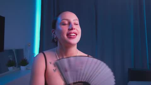 Kira online show from 09-14-25, 07:18