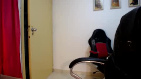 Snapshot of multiorgasmic_6 chatting on 10-01-25, 12:27 Dani and Alex online show from 10-01-25, 12:27