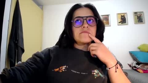 Snapshot of multiorgasmic_6 chatting on 10-10-25, 02:43 Dani and Alex online show from 10-10-25, 02:43