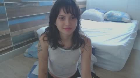 Snapshot of munchi_ chatting on 09-22-25, 05:48   online show from 09-22-25, 05:48