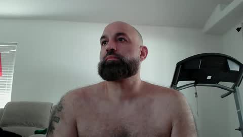 Snapshot of munchies420 chatting on 03-05-26, 04:03 Bearded online show from 03-05-26, 04:03