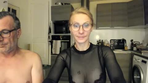 Snapshot of munishpunish chatting on 10-11-25, 08:07 LOVELY JULIA Peter DAY online show from 10-11-25, 08:07